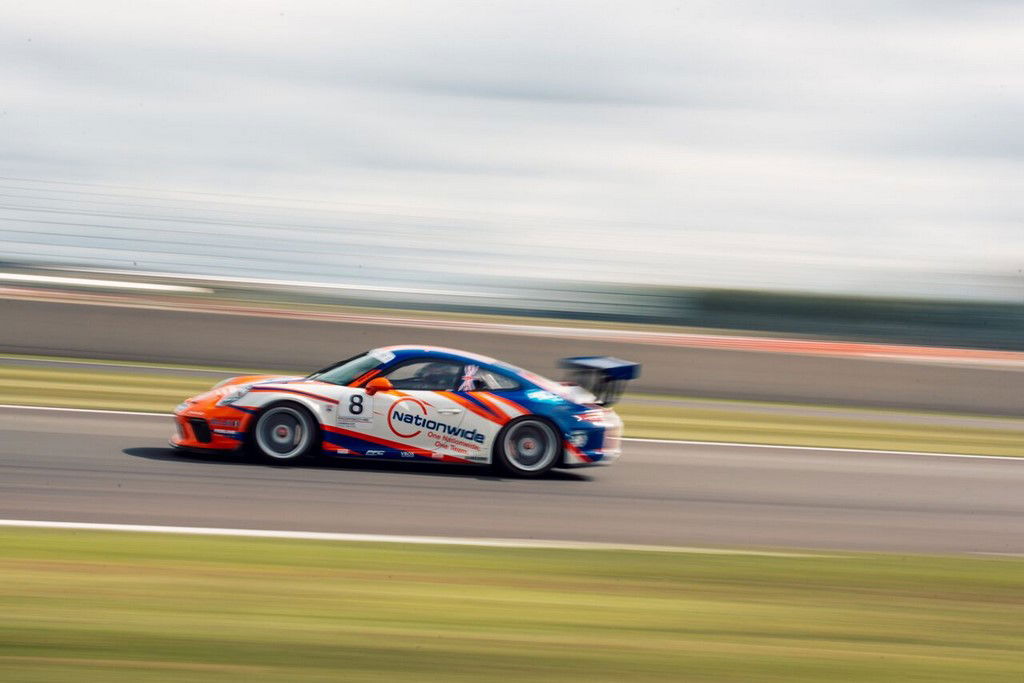 Bushell beats Jordan in second practice